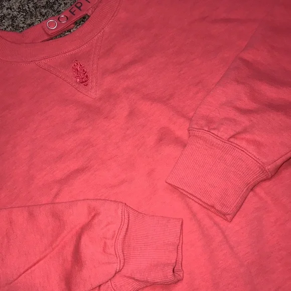 Women's Pink Sweatshirt and Shorts Set - Picture 4 of 11